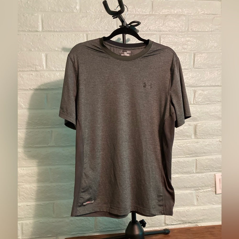 Heather Gray Under Armour Mens T-shirt Excellent Condition